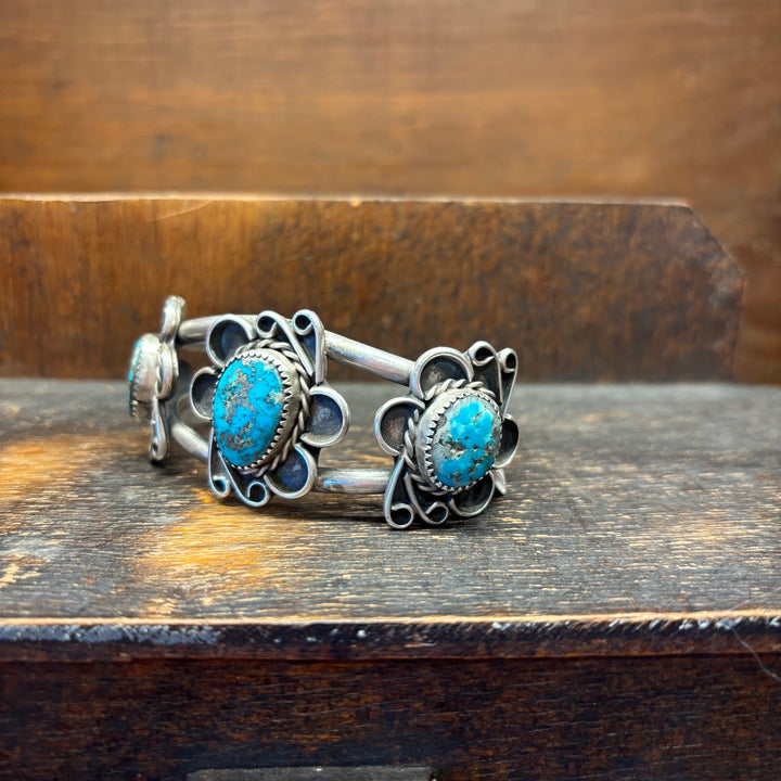 Vintage Kingman Water Matrix Turquoise AZ 3 Stone Row Cuff