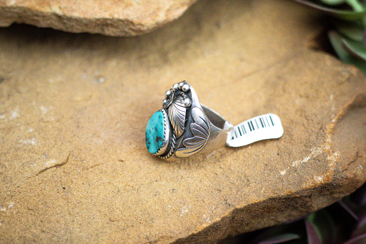 Nevada Turquoise Leaf Vintage 1970's Navajo Sterling Silver Ring Size 10.5