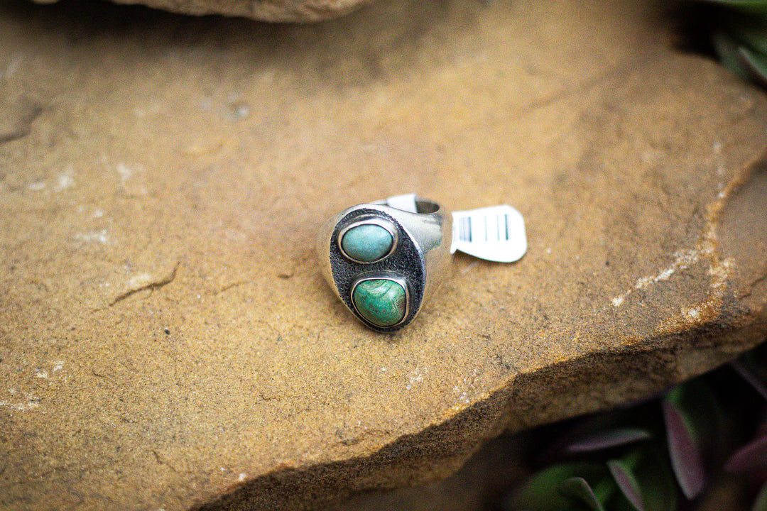 New Mexico Turquoise Cerrillos Hills Vintage 1970's Navajo Sterling Silver Ring Size 8.5