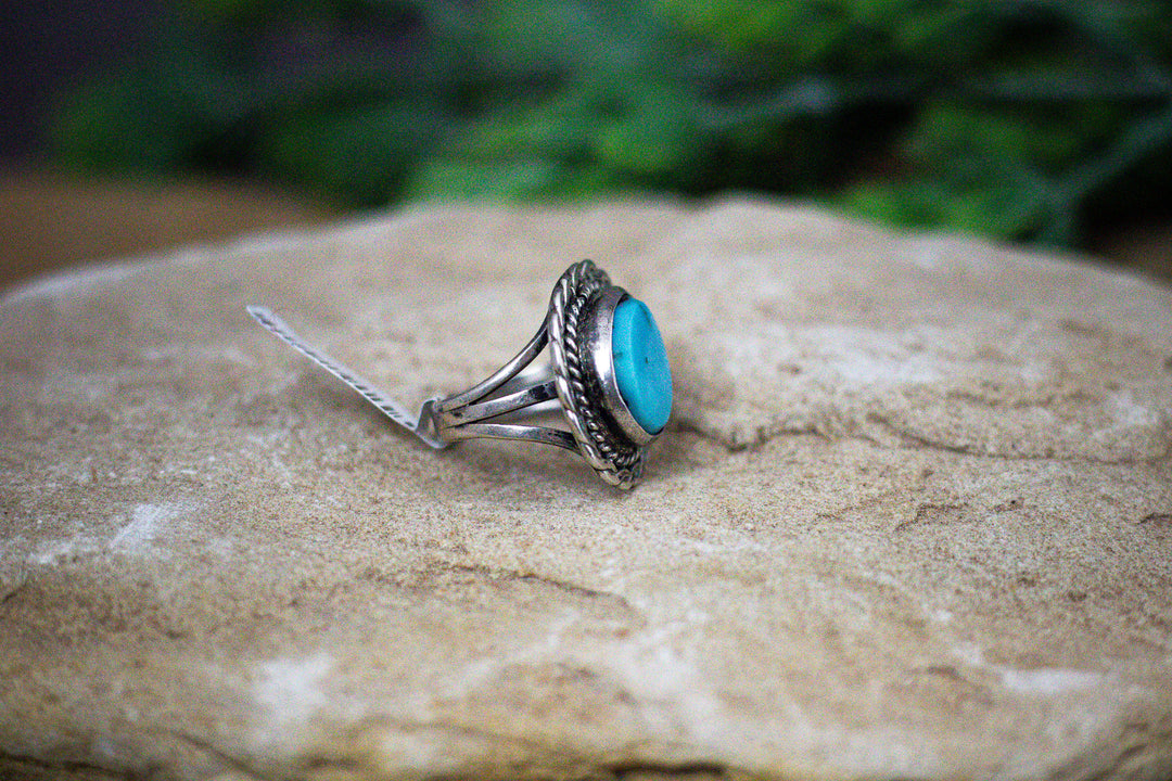 Arizona Turquoise 1" Long Vintage 1970's Sterling Silver Ring Size 6