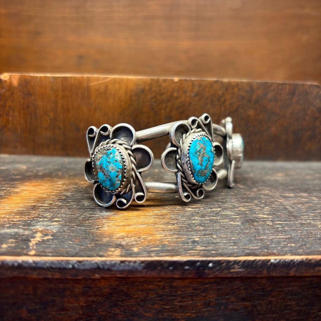Vintage Kingman Water Matrix Turquoise AZ 3 Stone Row Cuff