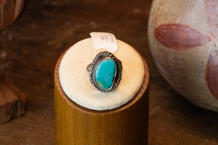 Oval Turquoise Ring