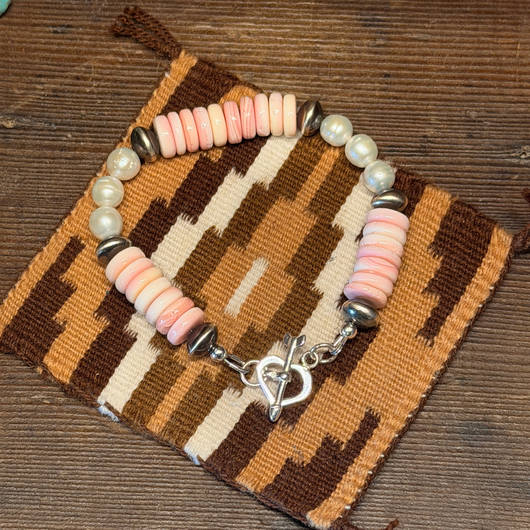 Pink Conch Shell &amp; Freshwater Pearls Bracelet