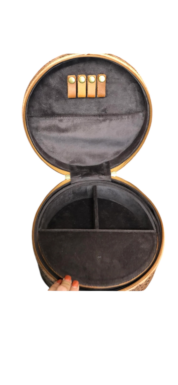 Round Burned Leather Jewelry Box