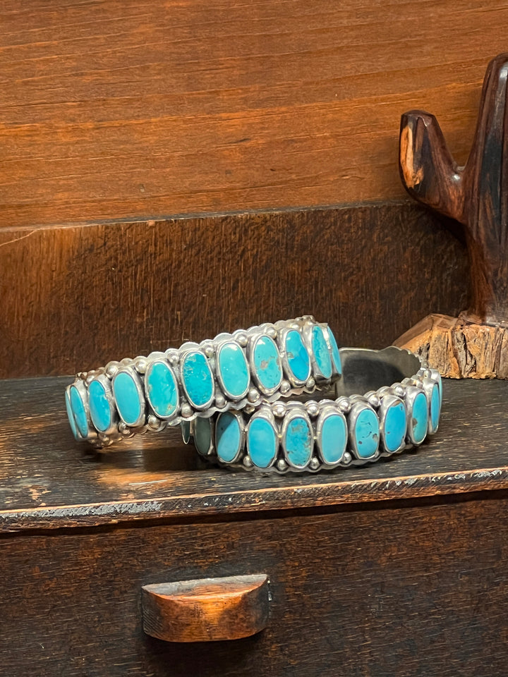 Kingman Turquoise 12 Oval Stone Cuff