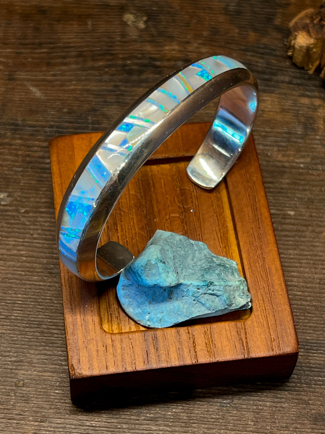 Amazing Light Inlay Cuff