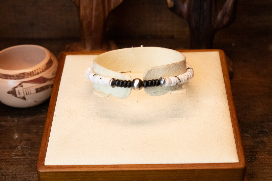 White Buffalo, Jet & 7mm Navajo Pearls Bracelet