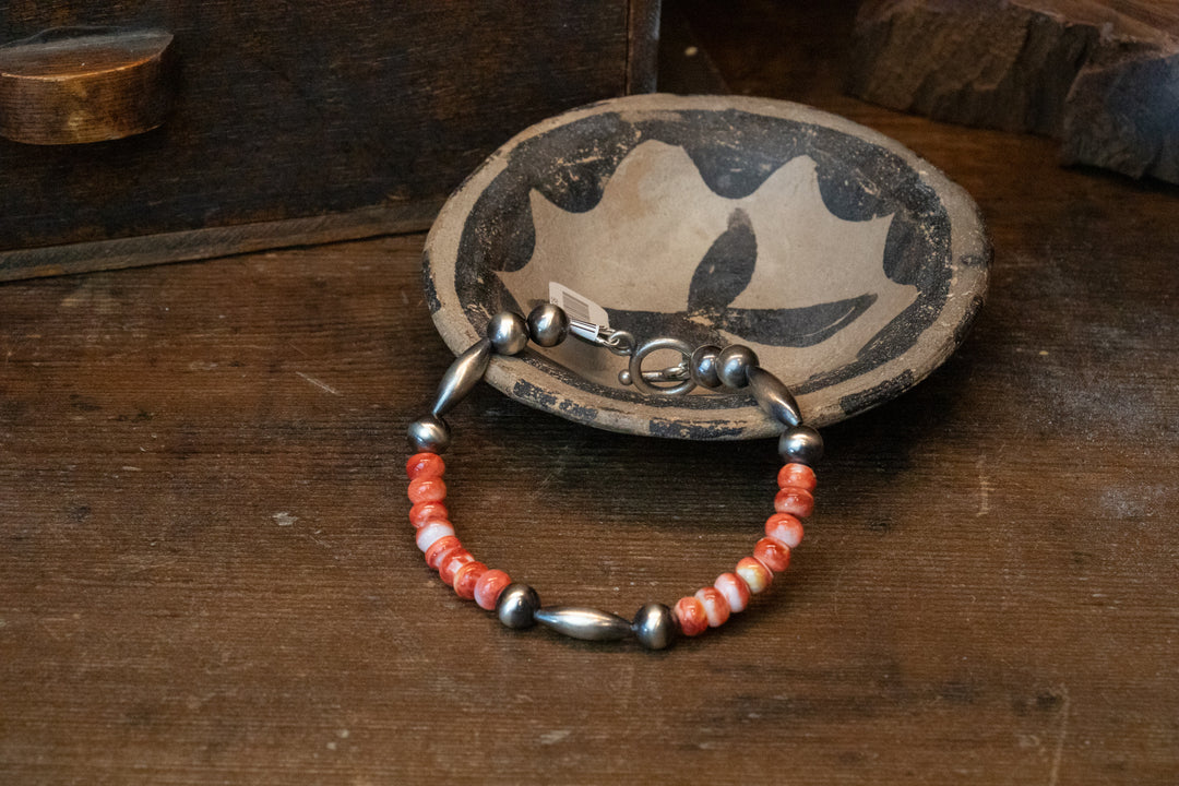 Red Spiny with Navajo Pearls Bracelet 6" Wrist